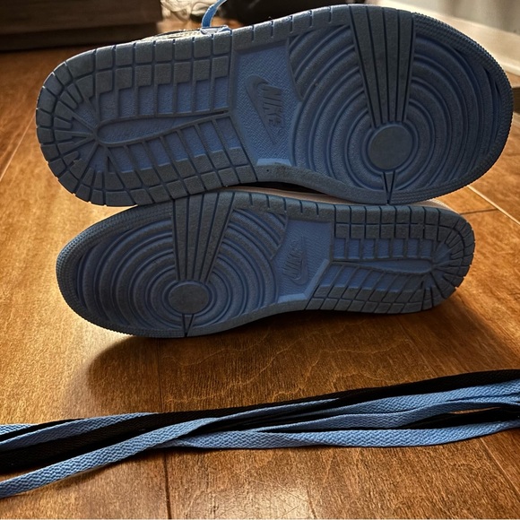 Nike Air High Top Jordan’s with Blue and Black Laces - Picture 8 of 10